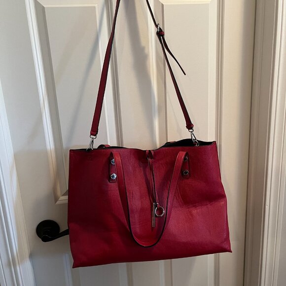 Calvin Klein Large Tote with Attached Wallet (BEAUTIFUL & ROOMY!) - Picture 4 of 8